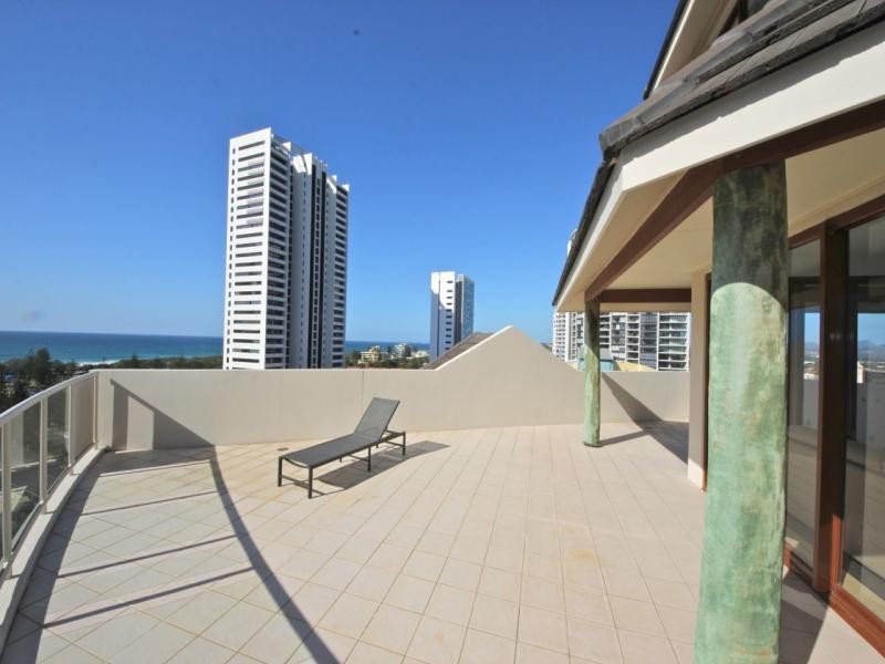 42 Surf Parade, Broadbeach QLD 4218