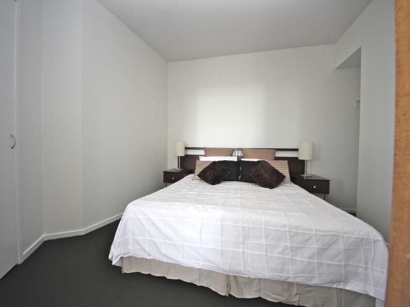 42 Surf Parade, Broadbeach QLD 4218