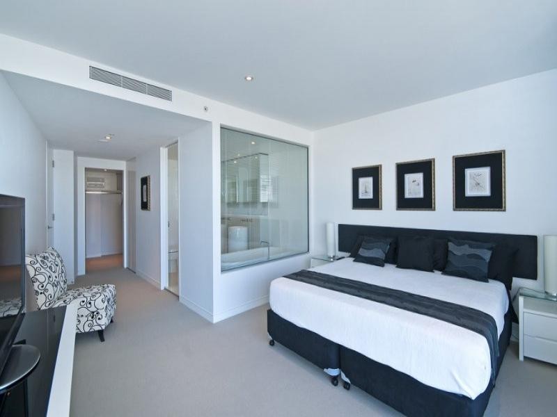 2102/4 Charles Avenue, Broadbeach QLD 4218