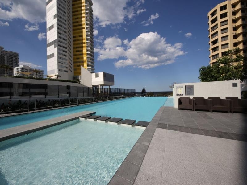 2102/4 Charles Avenue, Broadbeach QLD 4218