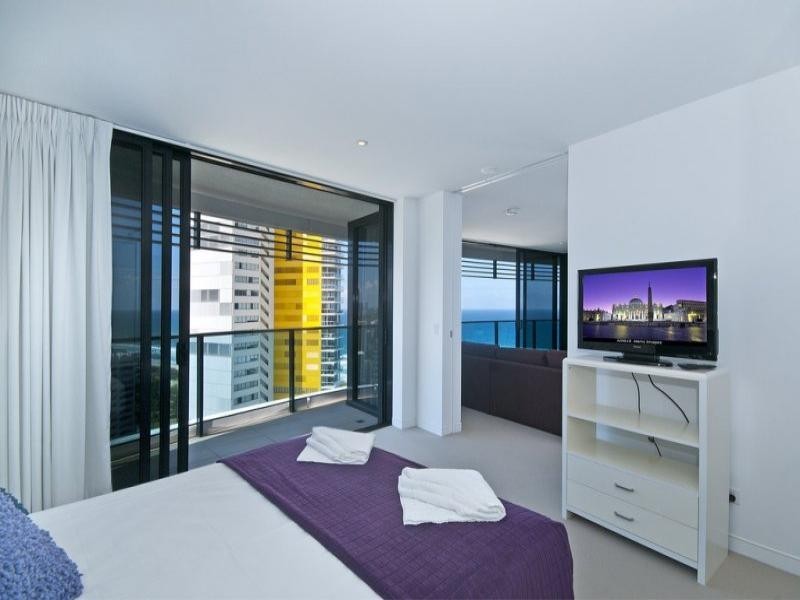 2102/4 Charles Avenue, Broadbeach QLD 4218