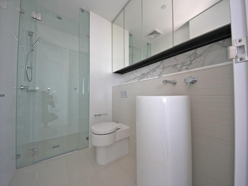 23703/21 Elizabeth Avenue, Broadbeach QLD 4218