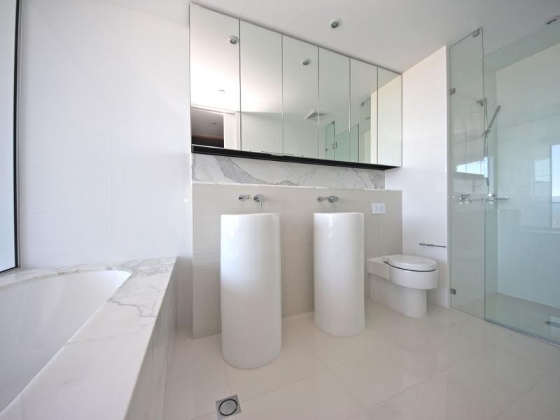 23703/21 Elizabeth Avenue, Broadbeach QLD 4218