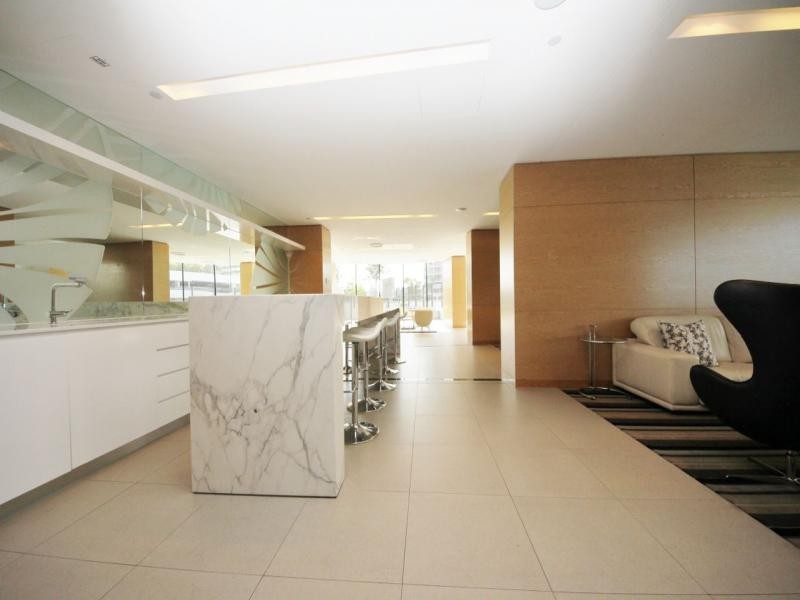 23703/21 Elizabeth Avenue, Broadbeach QLD 4218