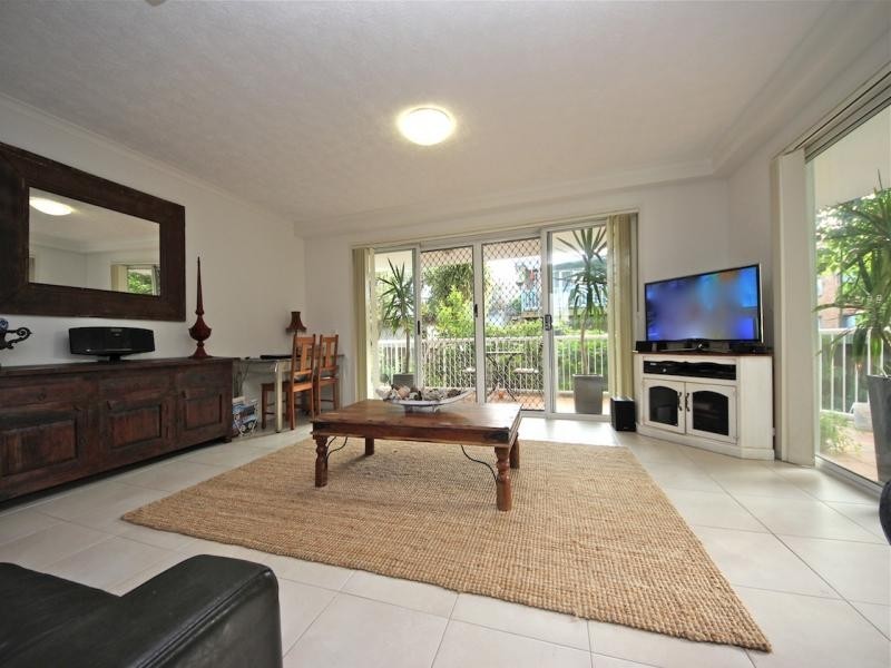 39-41 Sunbrite Ave, Mermaid Beach QLD 4218