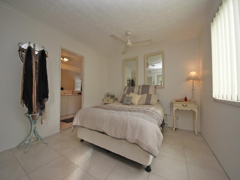 39-41 Sunbrite Ave, Mermaid Beach QLD 4218