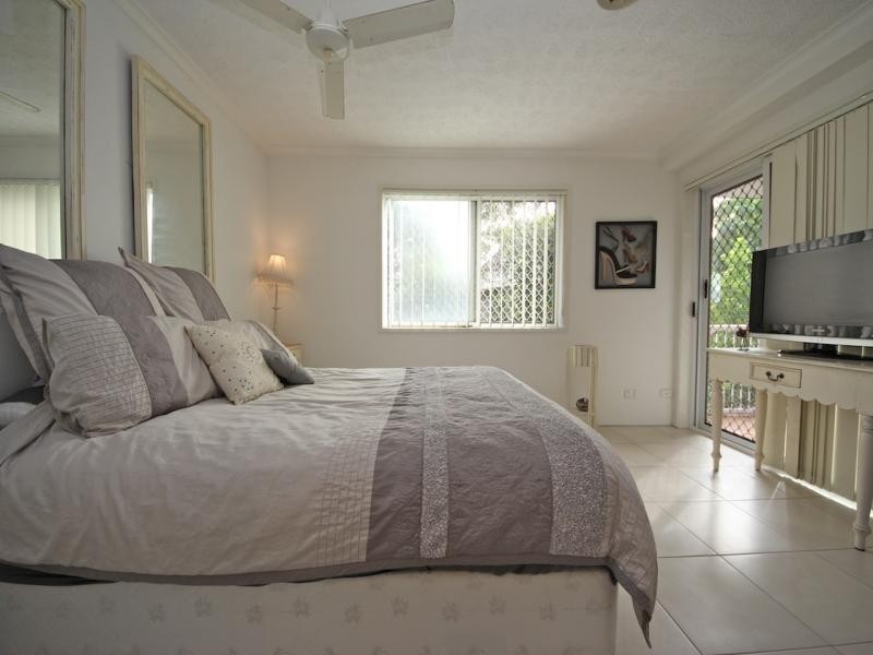 39-41 Sunbrite Ave, Mermaid Beach QLD 4218