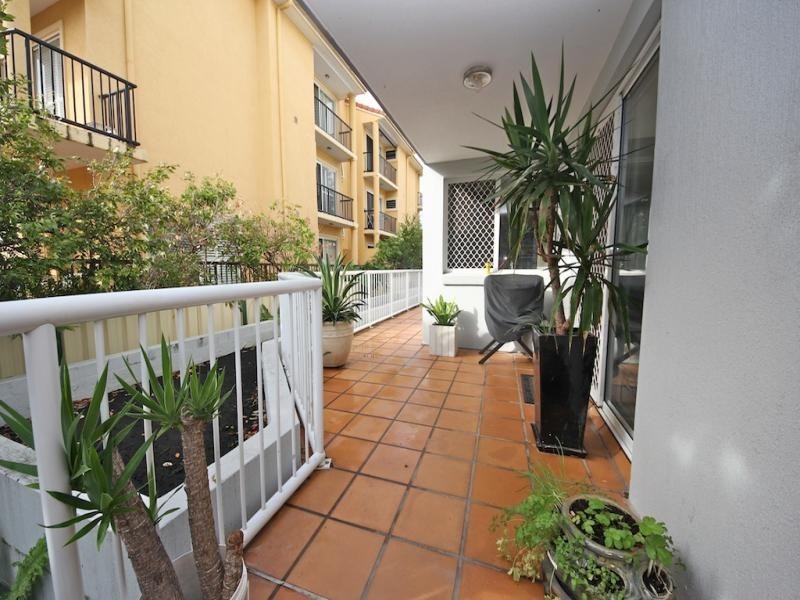 39-41 Sunbrite Ave, Mermaid Beach QLD 4218