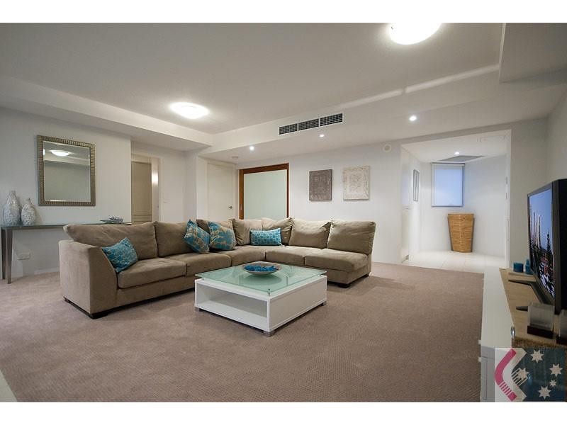 22 Alexandra Ave, Mermaid Beach QLD 4218