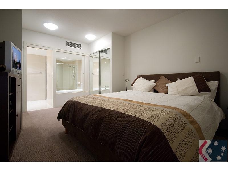 22 Alexandra Ave, Mermaid Beach QLD 4218