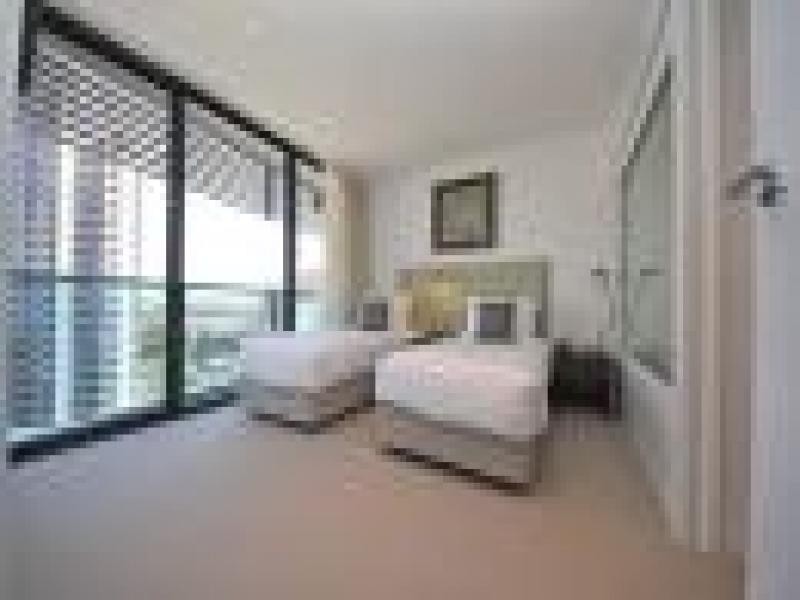 4 Charles Avenue, Broadbeach QLD 4218