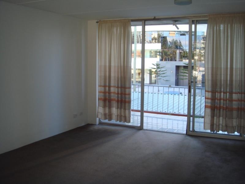 5/8 Elizabeth Avenue, Broadbeach QLD 4218