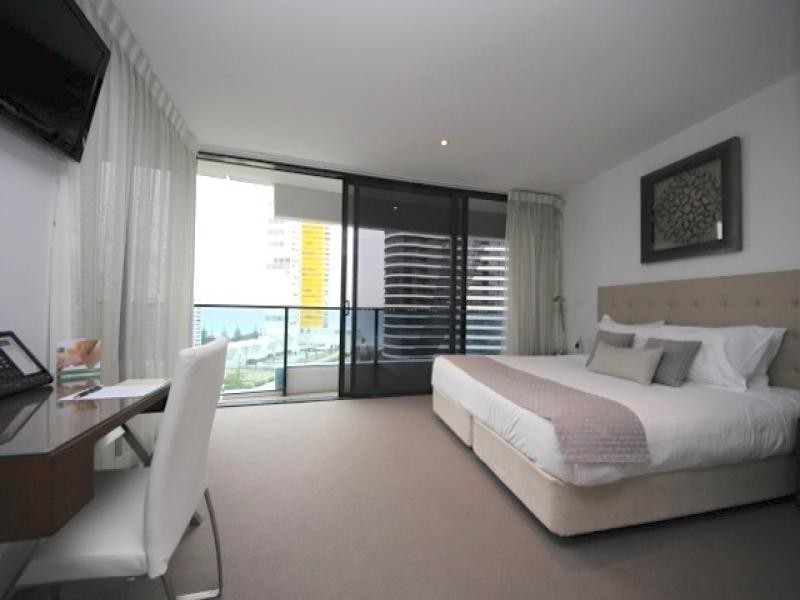21305/4 Charles ave, Broadbeach QLD 4218