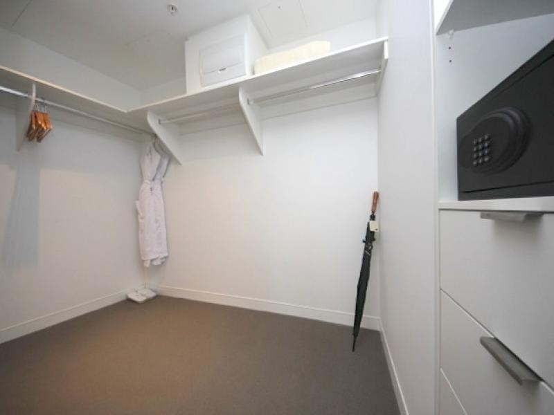 21305/4 Charles ave, Broadbeach QLD 4218