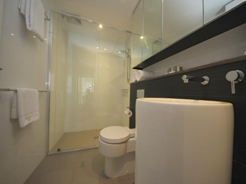 21305/4 Charles ave, Broadbeach QLD 4218