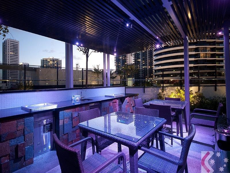 21305/4 Charles ave, Broadbeach QLD 4218