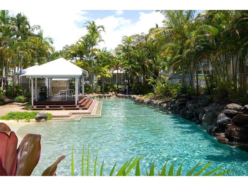 16 crescent Avenue, Mermaid Beach QLD 4218