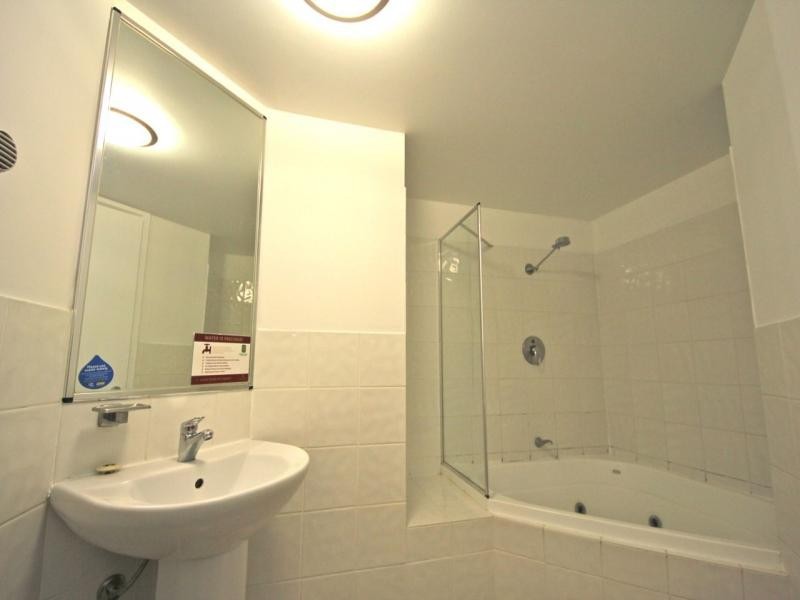 1011/42 Surf Parade, Broadbeach QLD 4218