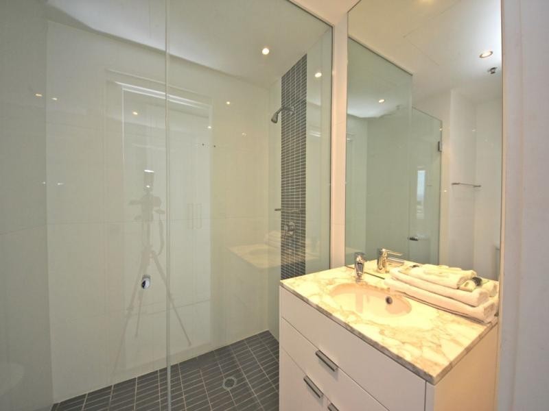 14 George Avenue, Broadbeach QLD 4218