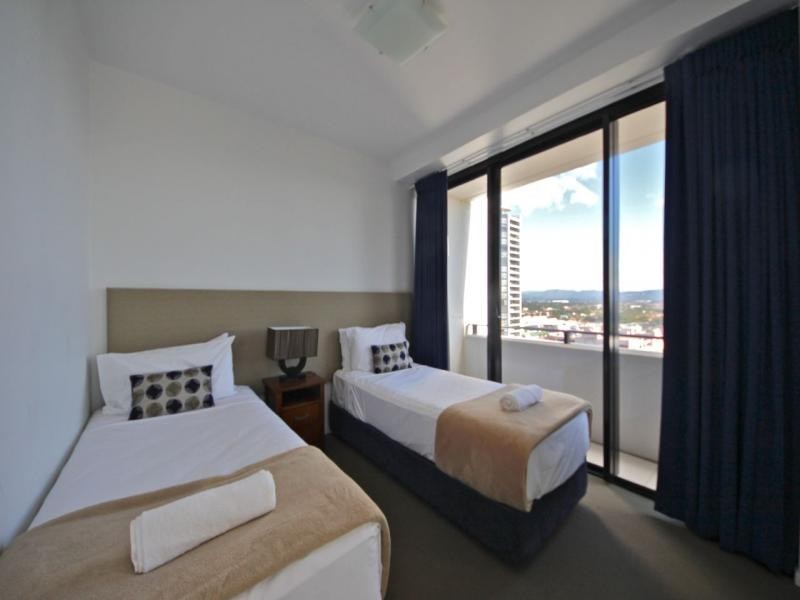 14 George Avenue, Broadbeach QLD 4218