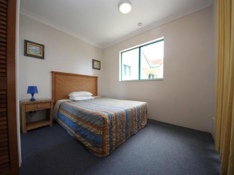 44/112 Surf Parade, Broadbeach QLD 4218