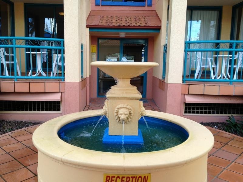 5/11 Philip Avenue, Broadbeach QLD 4218