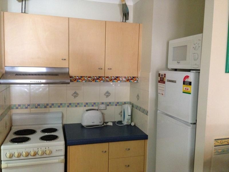 5/11 Philip Avenue, Broadbeach QLD 4218