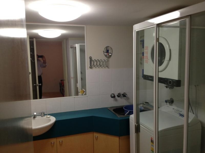 5/11 Philip Avenue, Broadbeach QLD 4218