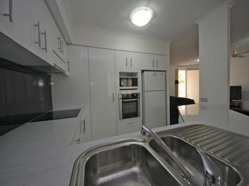 114/10-16 alexandra Avenue, Broadbeach QLD 4218