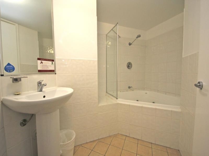 1011/42 Surf Parade, Broadbeach QLD 4218