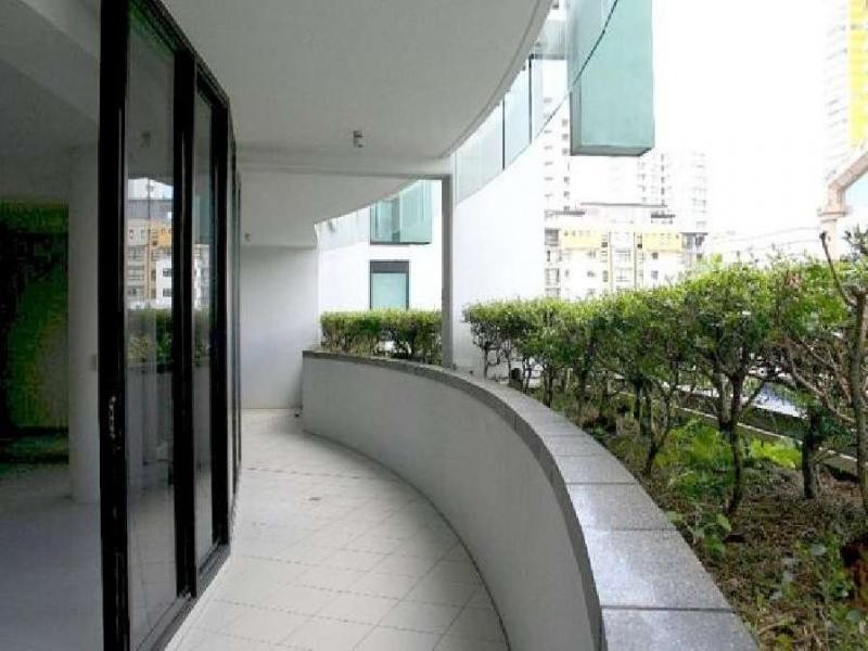 203/19 Albert Avenue, Broadbeach QLD 4218