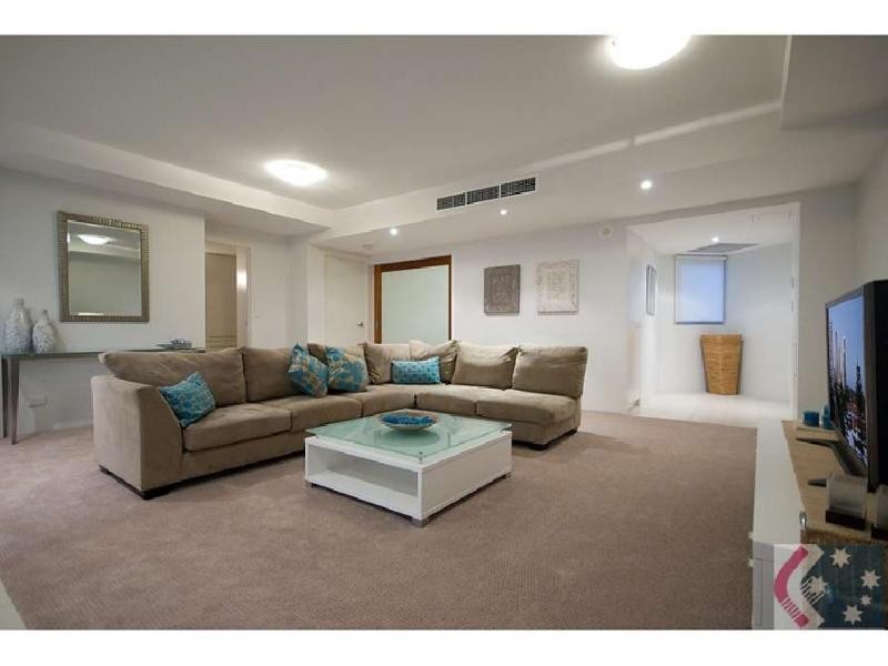 18/22 Alexandra Avenue, Mermaid Beach QLD 4218