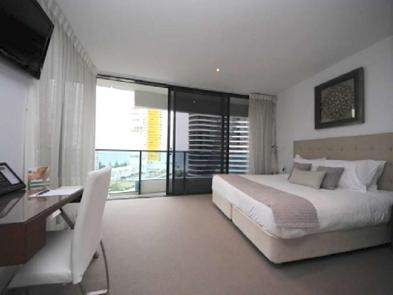1305/2 Oracle Tower 2, Charles Ave, Broadbeach QLD 4218