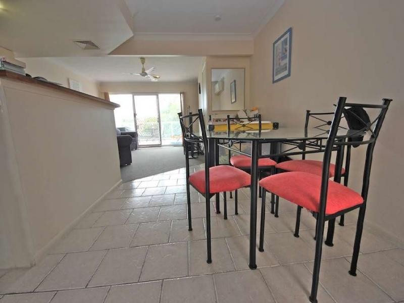 300 Cottesloe Drive, Mermaid Waters QLD 4218
