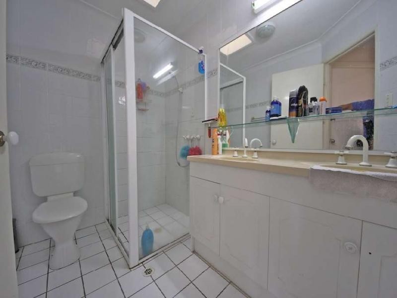 300 Cottesloe Drive, Mermaid Waters QLD 4218