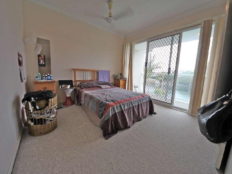 300 Cottesloe Drive, Mermaid Waters QLD 4218