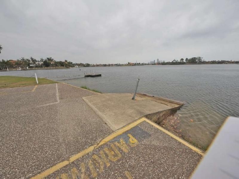 300 Cottesloe Drive, Mermaid Waters QLD 4218