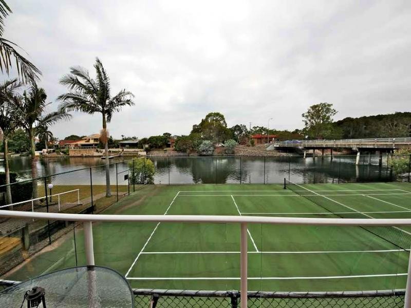 300 Cottesloe Drive, Mermaid Waters QLD 4218