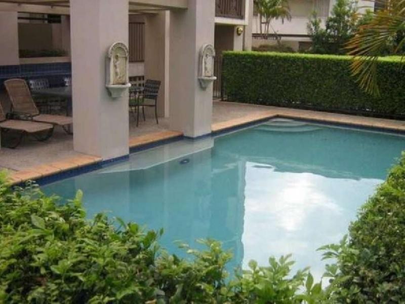 7 First Avenue, Broadbeach QLD 4218