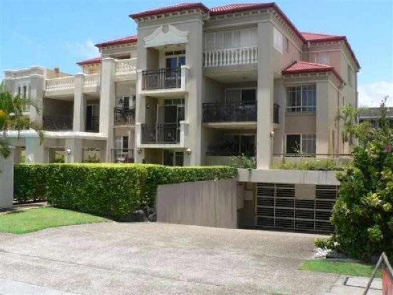 7 First Avenue, Broadbeach QLD 4218