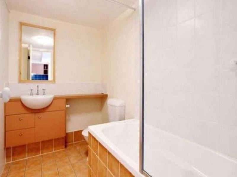 7 First Avenue, Broadbeach QLD 4218