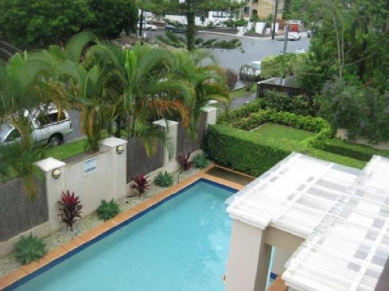 7 First Avenue, Broadbeach QLD 4218