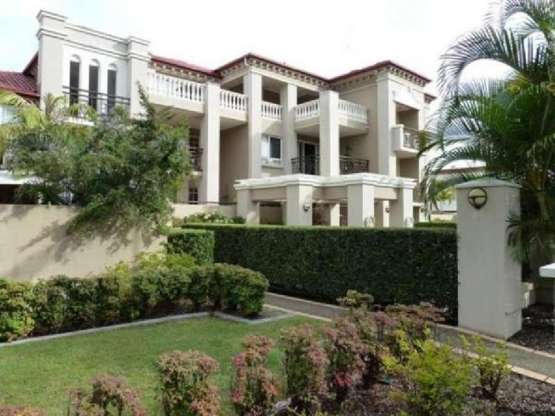 7 First Avenue, Broadbeach QLD 4218