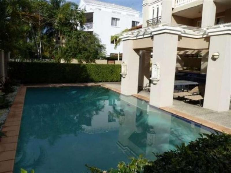 7 First Avenue, Broadbeach QLD 4218