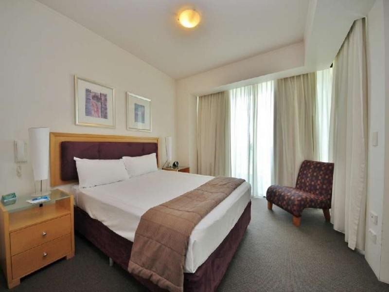 1803/2685 Gold Coast Highway, Broadbeach QLD 4218