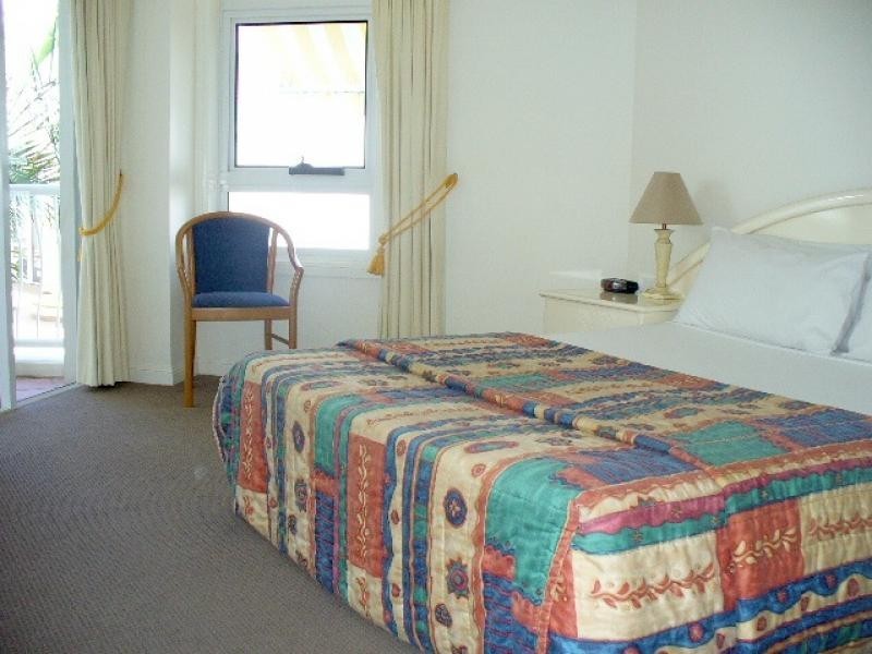 2201/24 QUEENSLAND AVENUE, Broadbeach QLD 4218