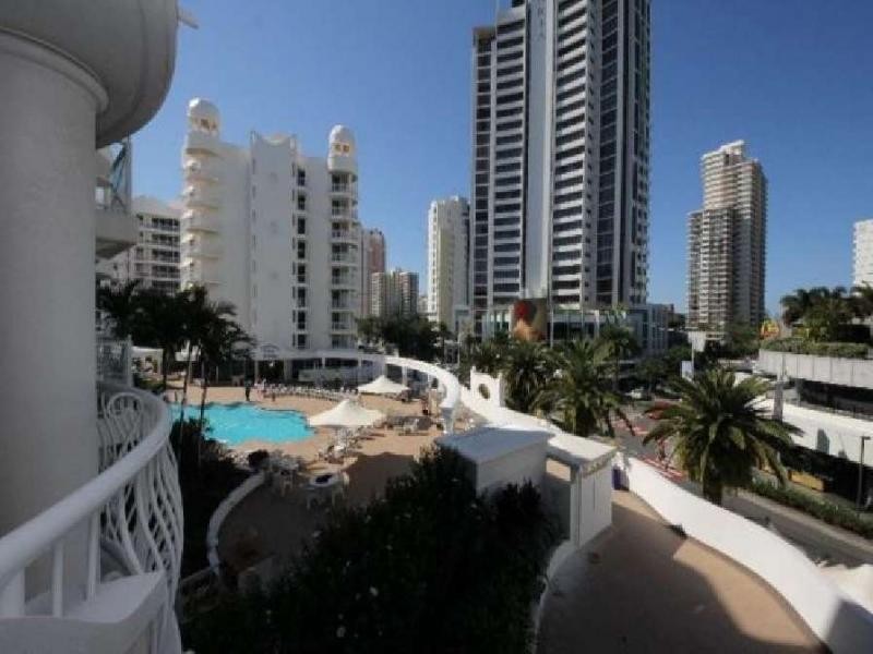 24 QUEENSLAND AVENUE, Broadbeach QLD 4218
