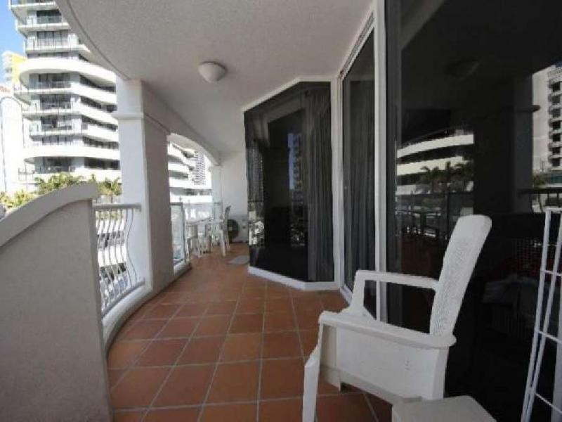 24 QUEENSLAND AVENUE, Broadbeach QLD 4218