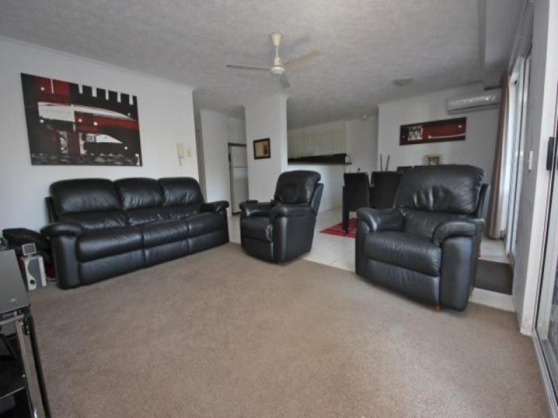 2/12 Britannia, Broadbeach QLD 4218