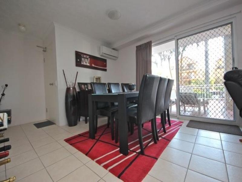 2/12 Britannia, Broadbeach QLD 4218